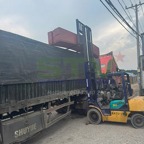 Hình ảnh đóng hàng và vận chuyển Sáng Tạo Việt